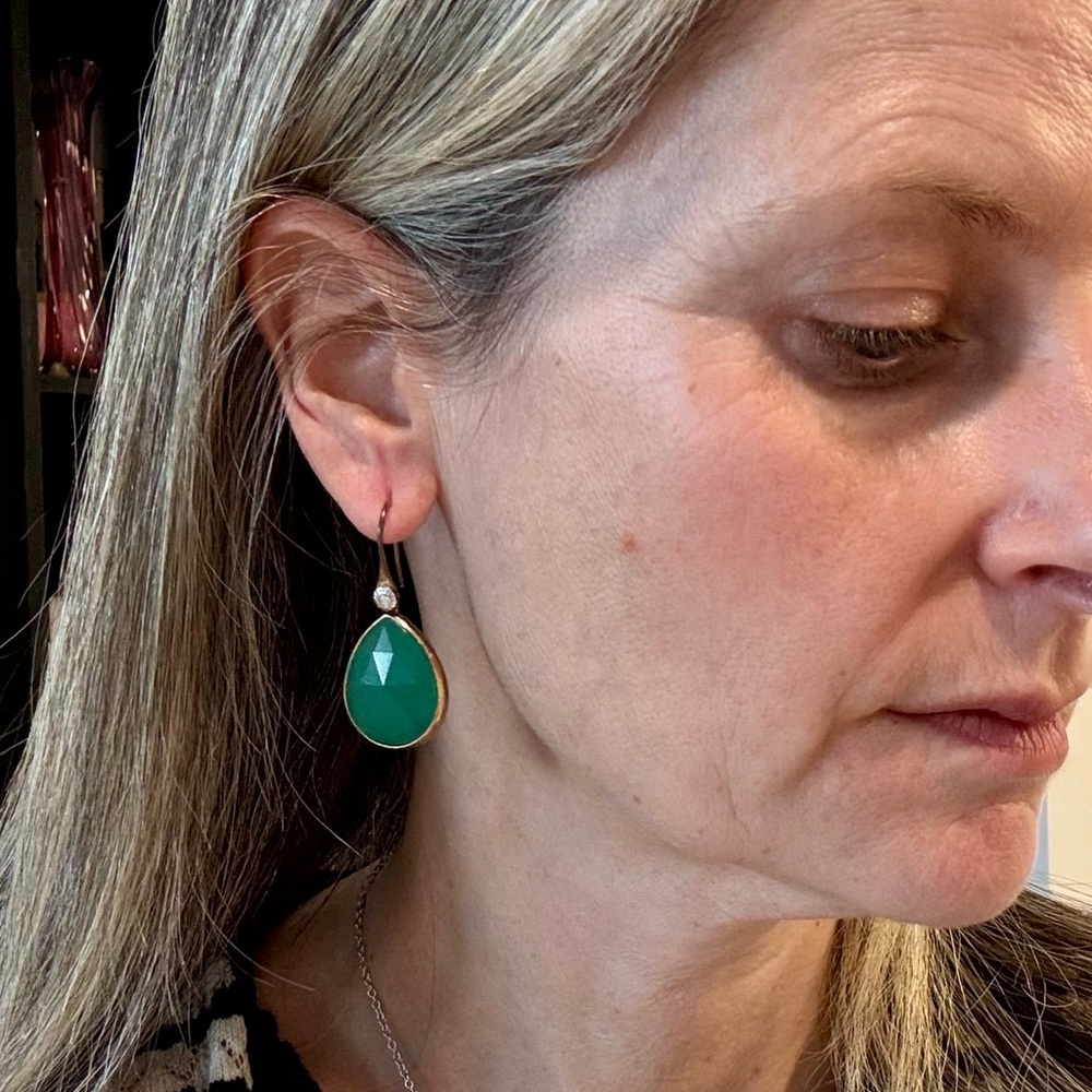 Henri Bendel Elegant Green Teardrop Earrings - Picture 6 of 6